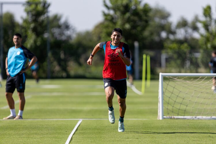 El Celeste entrenará en doble turno hasta el martes.