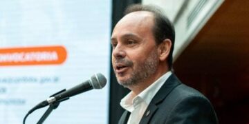 Uber completó la inscripción y ya son seis las empresas en el Registro Digital Municipal El secretario de Gobierno, Rodrigo Fernández