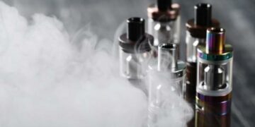 El cigarrillo electrónico, vaporizador o vaper es un inhalador diseñado para generar un aerosol respirable a partir de la quema de una solución líquida.