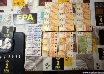 Drogas, dinero en efectivo, vehículos y elementos utilizados para la comercialización, todo lo incautado durante el allanamiento en Bell Ville.