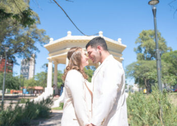Entre los sitios se encuentra el Parque Sarmiento y el Cabildo histórico.
