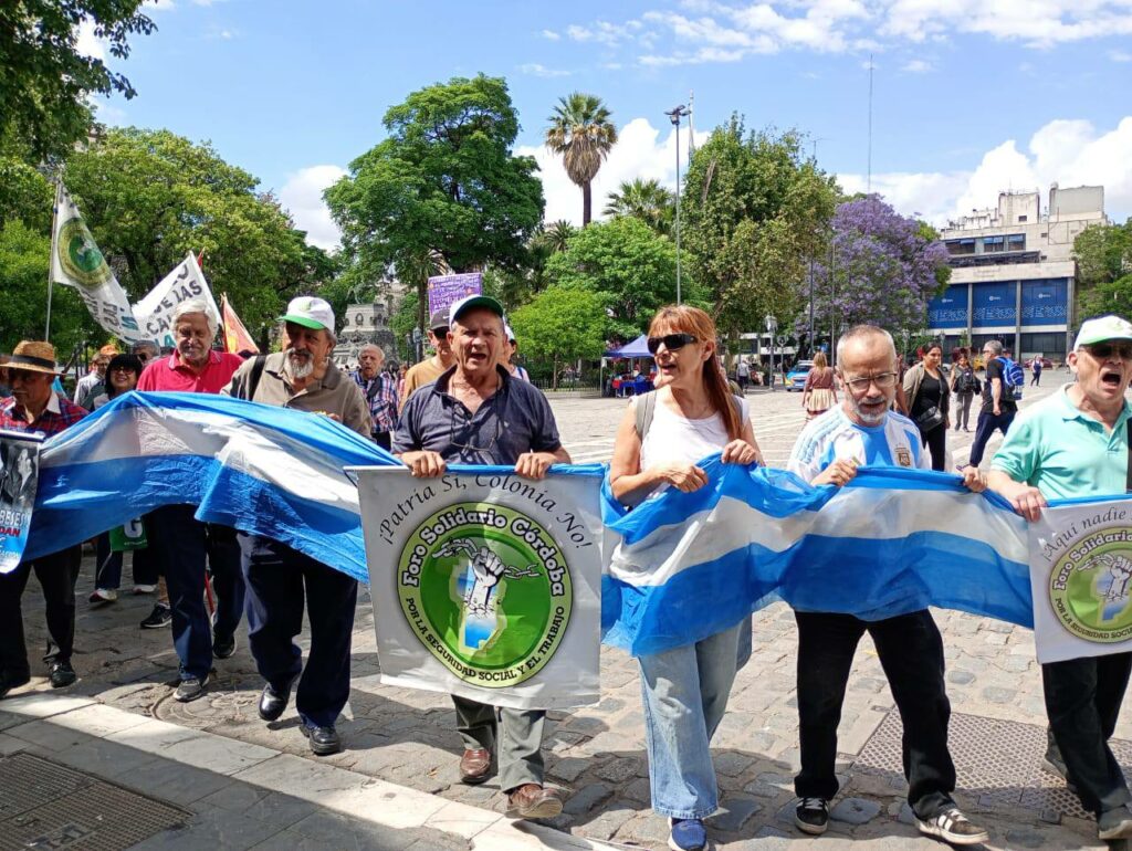 Rossi recibió a jubilados por la crisis previsional y el acceso a medicamentos Foto: Foro Solidario Córdoba. Rondas de los miércoles. Foto: Graciela Gambino. Rondas de los miércoles.