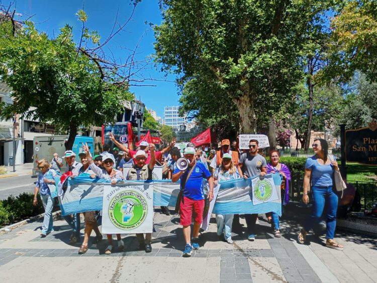 2025: El año en que los jubilados cordobeses no bajaron los brazos Foto: Foro Solidario Córdoba. Rondas de los miércoles.
