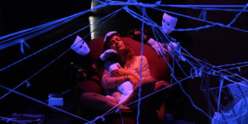 La escena invita a reír, reflexionar y encontrarse con el teatro