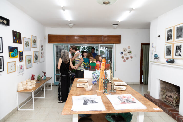 La Feria GONG en una de sus últimas ediciones, celebrando el arte local y la creatividad de más de 50 artistas.