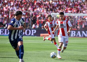 Instituto prepara la compra de Alex Luna y desde Europa miran de reojo