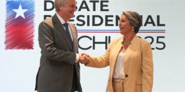 Jara y Kast marcan diferencias en el último debate presidencial Jara y Kast marcan diferencias en el último debate presidencial