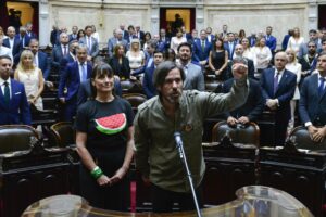 La avanzada libertaria, la fuga del PRO y el quiebre peronista reconfiguran el Congreso