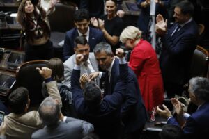 La avanzada libertaria, la fuga del PRO y el quiebre peronista reconfiguran el Congreso