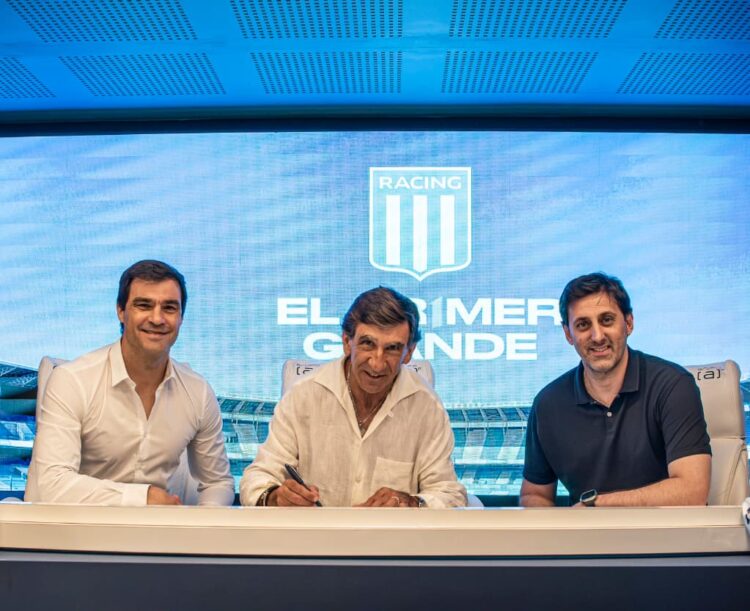 Costas continuará en Racing hasta 2028 Costas obtuvo dos títulos internacionales en su tercer ciclo al mando de la Academia.