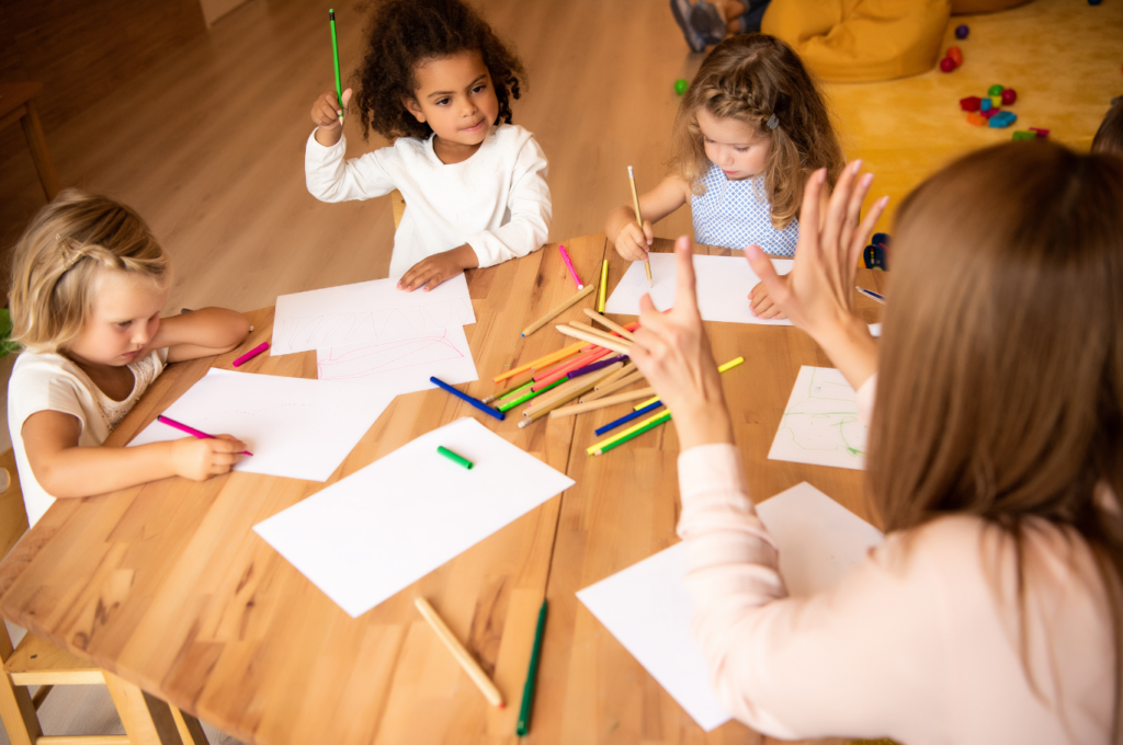 La educación sostenida a pulmón por los docentes.