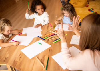 La educación sostenida a pulmón por los docentes.