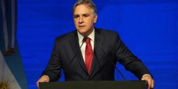 Llaryora cierra el año con varios conflictos abiertos Llaryora