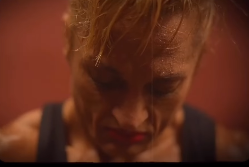 Coki Ramírez presenta “Mujer Salvaje” en homenaje a la Locomotora Oliveras Coki Ramírez presenta “Mujer Salvaje” en homenaje a la Locomotora Oliveras