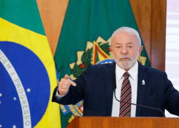 Lula defendió elevar los impuestos a los más ricos