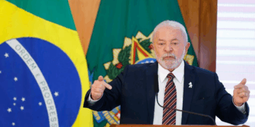 Lula defendió elevar los impuestos a los más ricos Lula defendió elevar los impuestos a los más ricos