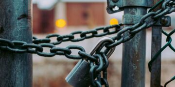 Desde la asunción de Milei cerraron más de 20.000 empresas y se perdieron 154.000 empleos Milei