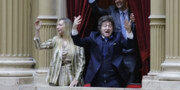 La avanzada libertaria, la fuga del PRO y el quiebre peronista reconfiguran el Congreso