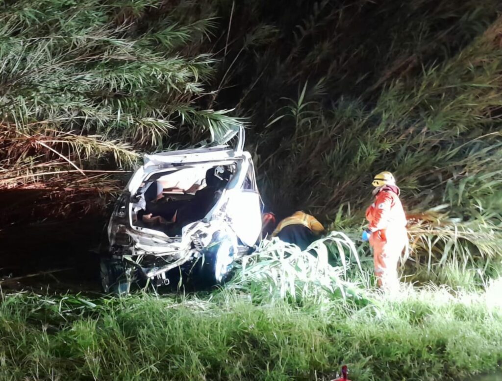Murió una mujer en un choque y otro conductor fue multado tras evadir un control