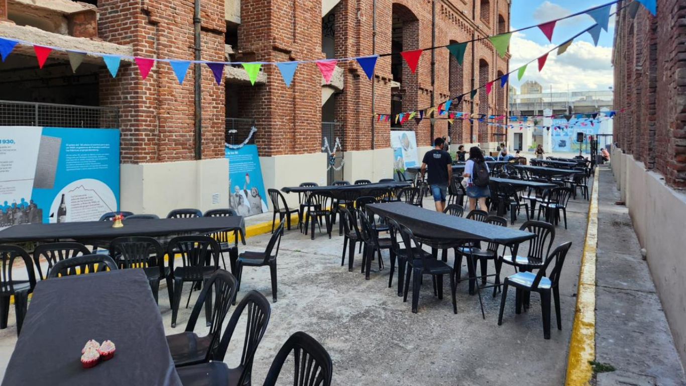 "Celebrar esta Navidad juntos y juntas es una forma de seguir construyendo comunidad en los espacios públicos que habitamos todos los días", expresan desde el Centro Vecinal Alberdi.