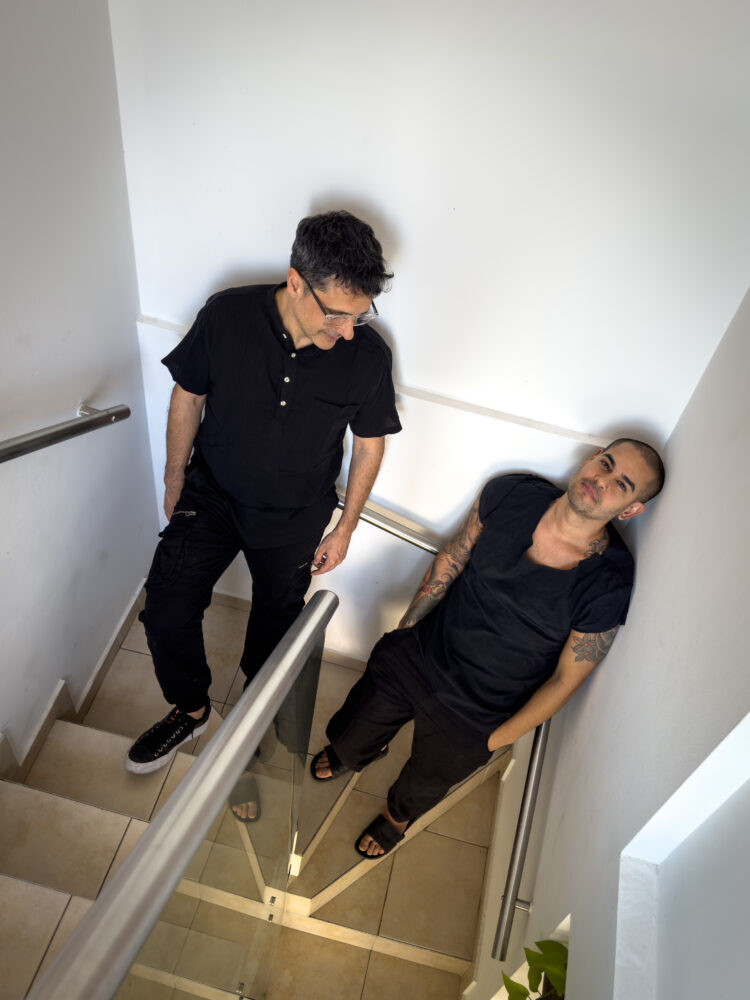 Ezequiel Machado y Ramiro Ríos, médicos anestesiólogos y miembros de Néctar, celebran el Día del Médico desde la música y el escenario.