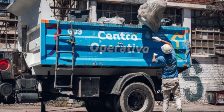 Continúan los operativos de descacharreo y ordenamiento ambiental en barrios de la ciudad Operativo de Ordenamiento Ambiental