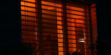 Persianas de madera, útiles, versátiles y duraderas.