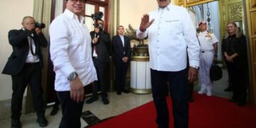 Petro califica  a Maduro como “dictador” y rechaza acusaciones de narcotráfico