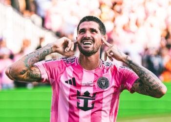 Rodrigo De Paul festeja su gol, el segundo de Inter Miami en la victoria 3-1 que definió el título de la MLS.