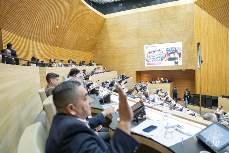 Sesión en la Unicameral.