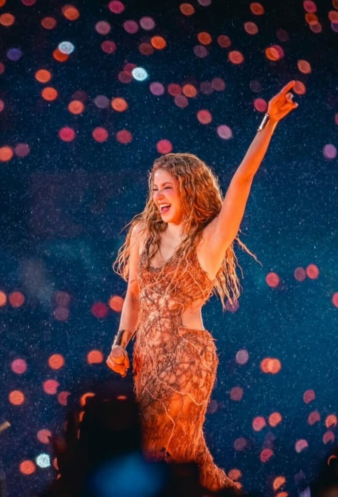 Tras una hora de espectáculo se suspendió el show de Shakira: malestar y críticas del público Tras una hora de espectáculo se suspendió el show de Shakira: malestar y críticas del público