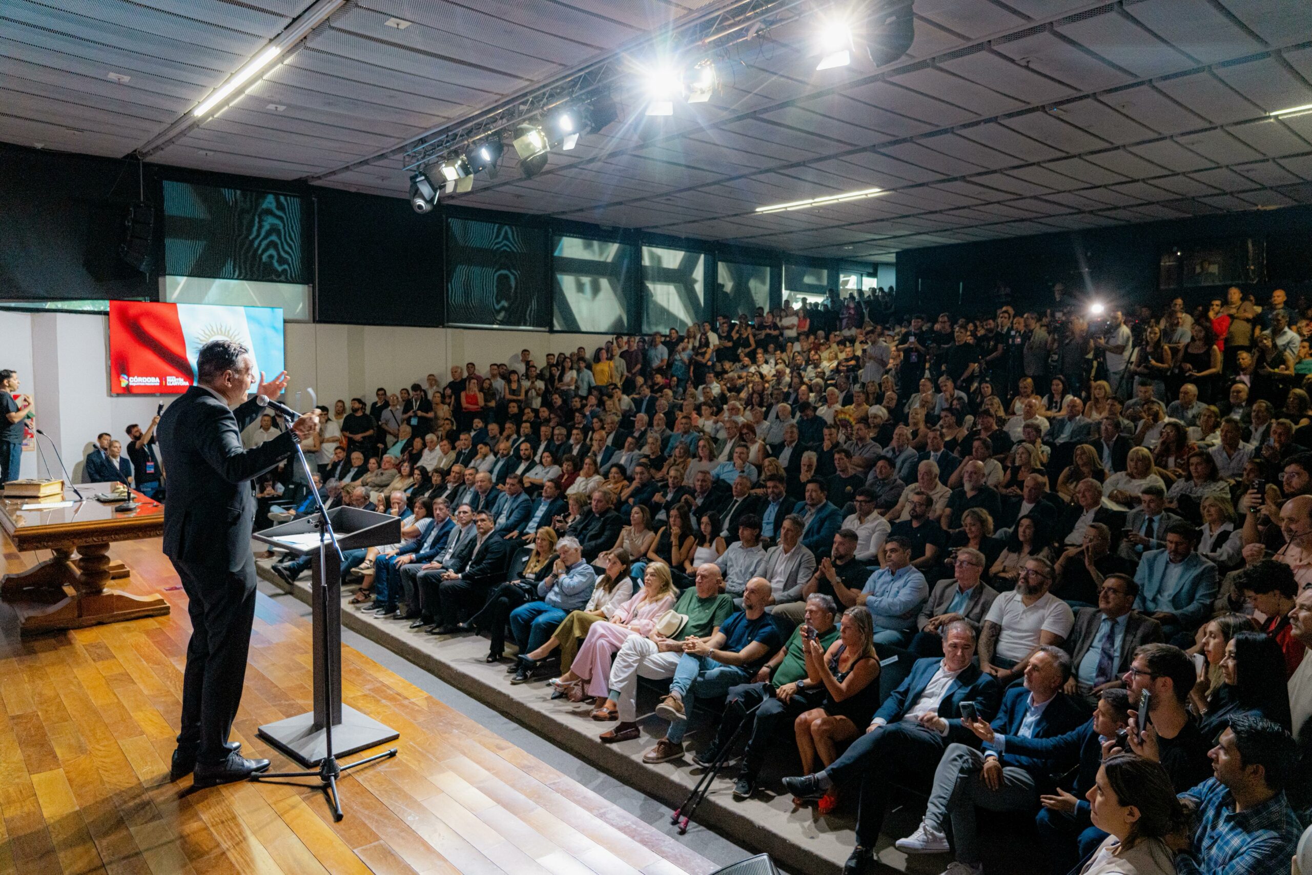 Miguel Siciliano juró como ministro de Vinculación y Gestión Institucional Miguel Siciliano juró como ministro de Vinculación y Gestión Institucional