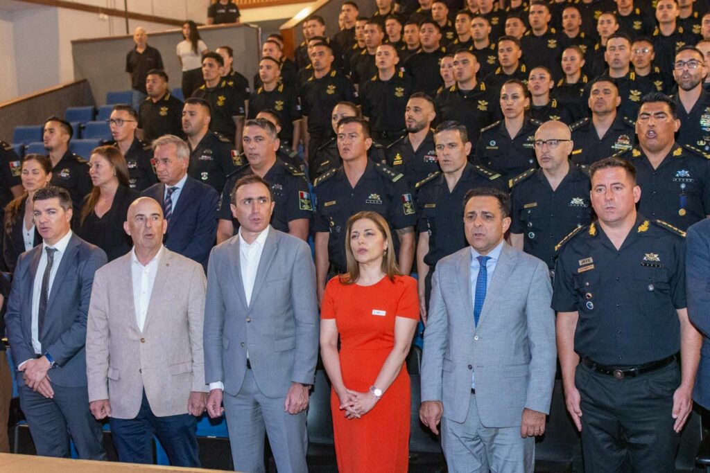 La UPC otorgó diplomas a ex militares que se sumaron a la Fuerza Policial Antinarcotráfico La UPC otorgó diplomas a ex militares que se sumaron a la Fuerza Policial Antinarcotráfico