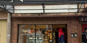 Cuatro adolescentes detenidas por entrar a una panadería a robarle a la empleada Cuatro adolescentes detenidas por entrar a una panadería a robarle a la empleada