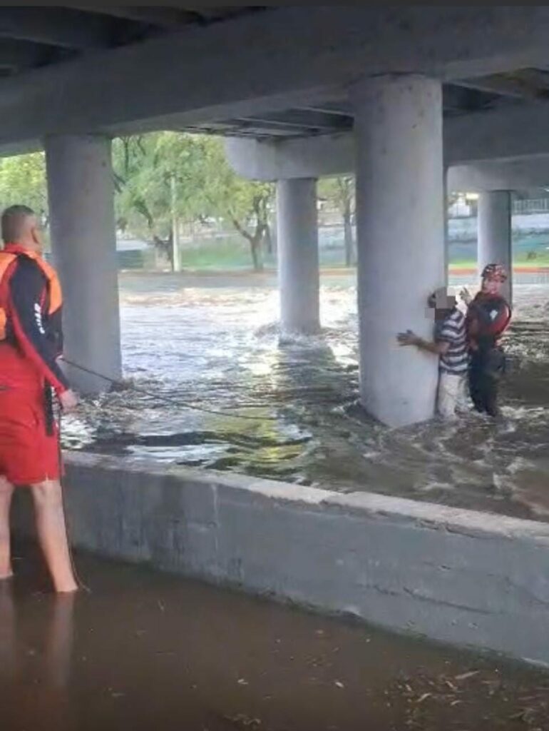 Ríos crecidos y un rescate tras las intensas lluvias Ríos crecidos y un rescate tras las intensas lluvias