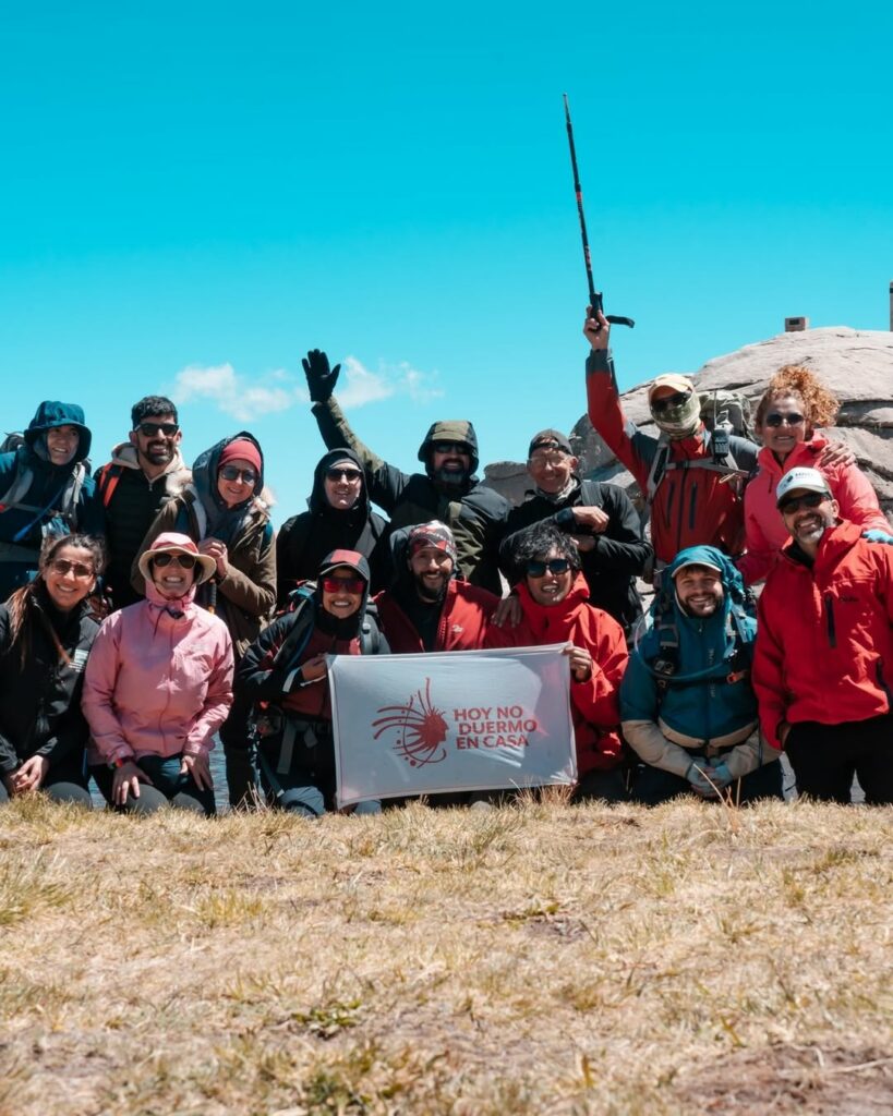 A paso lento y con conciencia: el trekking y una nueva relación con las sierras
