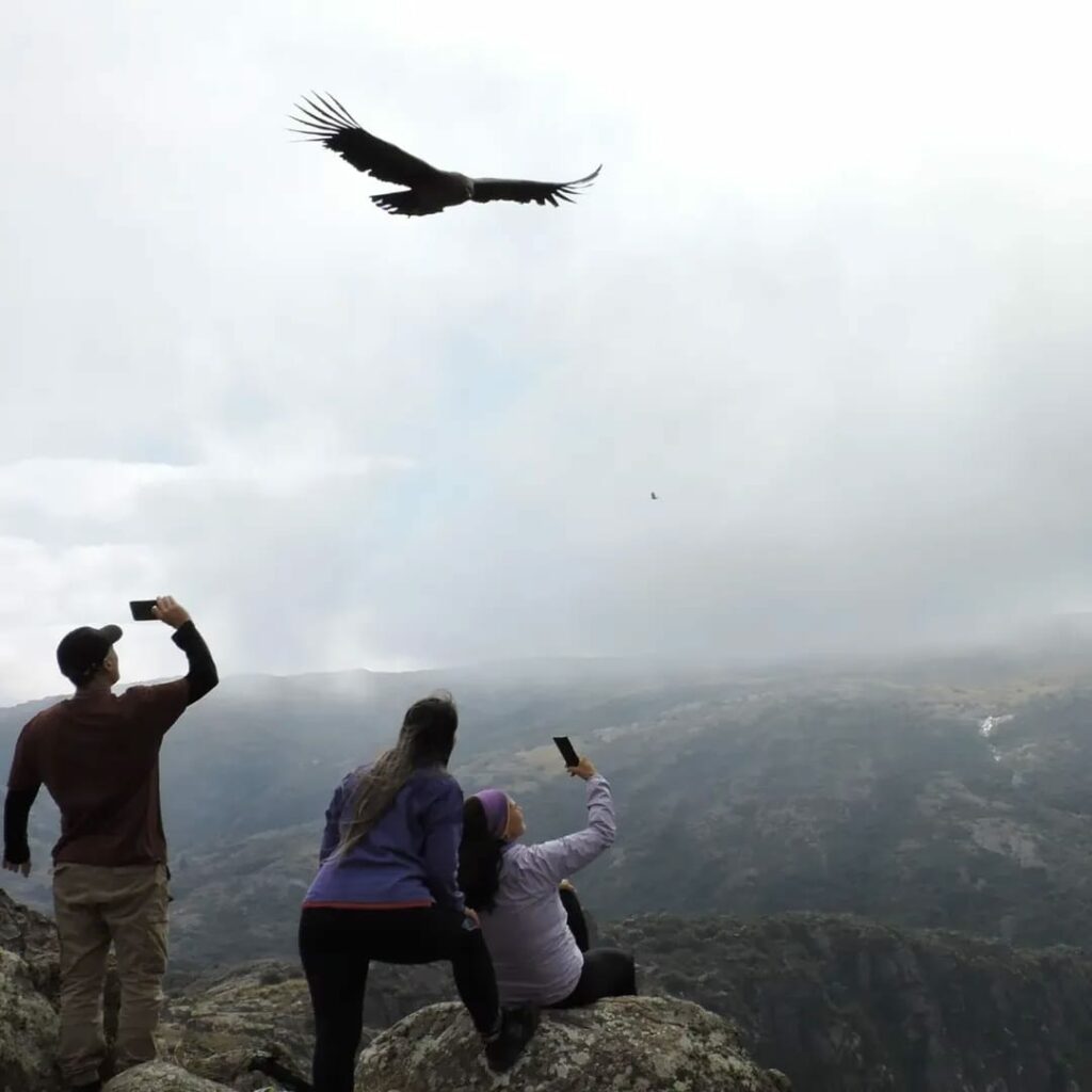 A paso lento y con conciencia: el trekking y una nueva relación con las sierras