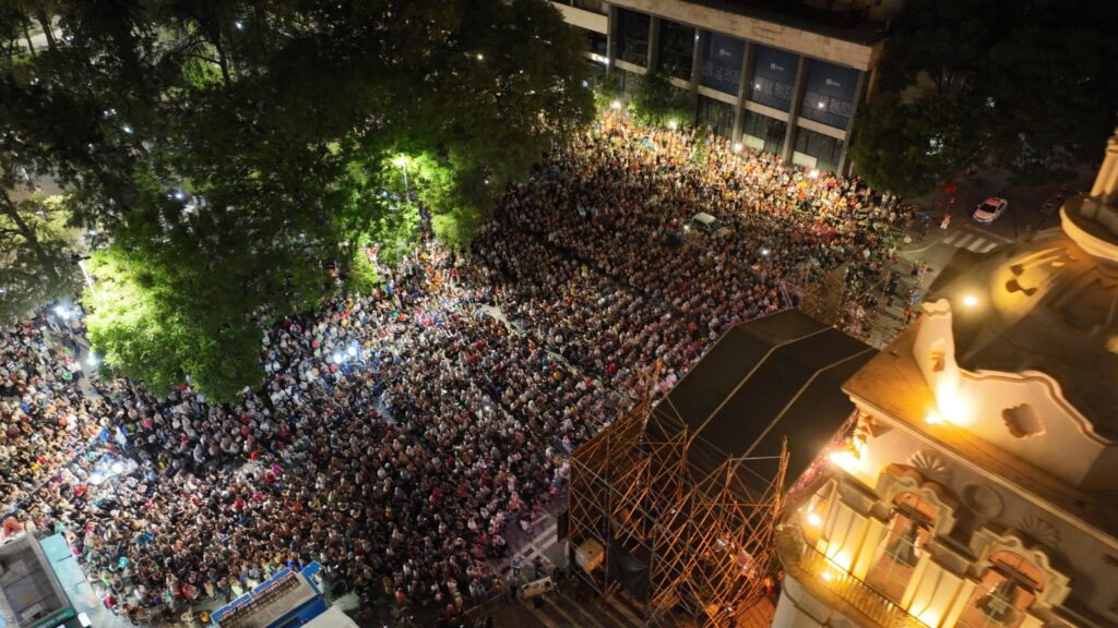 Jairo y la Misa Criolla reunieron a más de 12 mil personas frente a la Catedral