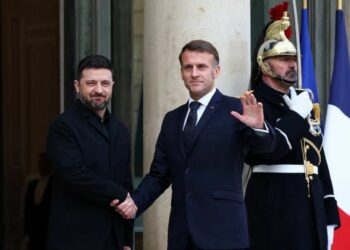 Zelenski se reunió con Macron en París