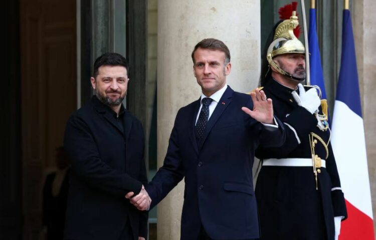 Zelenski se reunió con Macron en París Zelenski se reunió con Macron en París mientras avanzan las negociaciones de paz.