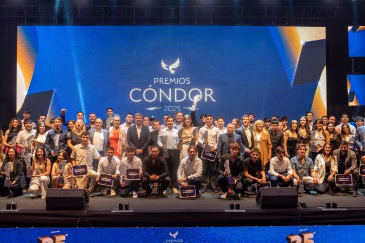 25 años consagrando a las figuras del deporte cordobés El Centro de Convenciones Córdoba fue el escenario de la gala por los 25 años de los Premios Cóndor, donde se distinguió a los y las mejores deportistas de la provincia y se consagró a Nicolás Cavigliasso y Valentina Pertegarini con el Cóndor de Oro.