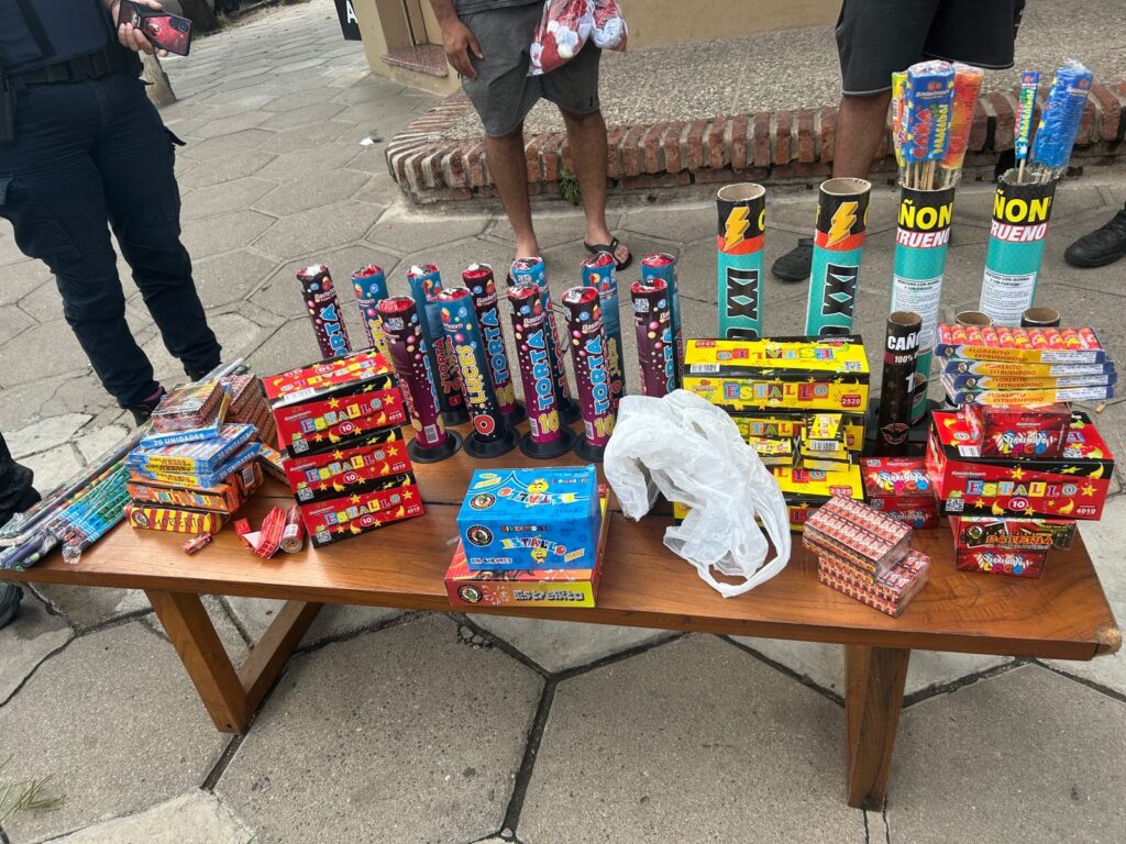 Decomisaron pirotecnia ilegal en barrio Los Gigantes durante operativo conjunto