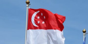 Singapur endurece las penas contra el fraude: hasta 24 azotes para condenados por estafas