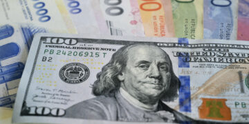 El dólar hoy: el blue ronda los $1.530, y el oficial avanza levemente El dólar hoy: el blue ronda los $1.530, y el oficial avanza levemente