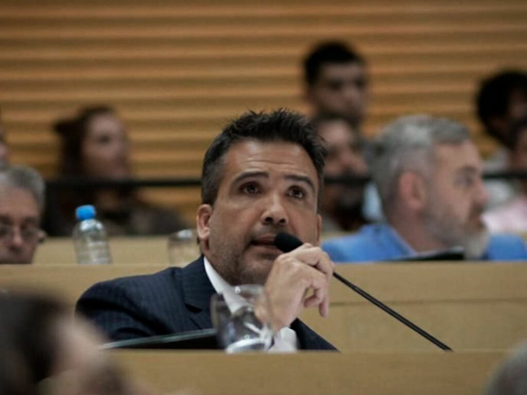 Facundo Torres: alivio para haberes medios y críticas a la deuda de Nación Facundo Torres: alivio para haberes medios y críticas a la deuda de Nación