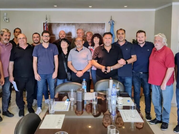 Gremios estatales cordobeses rechazaron el aumento de aportes personales y advirtieron que, si avanza la medida, convocarán a una movilización provincial el 17 de diciembre en defensa del sistema previsional.