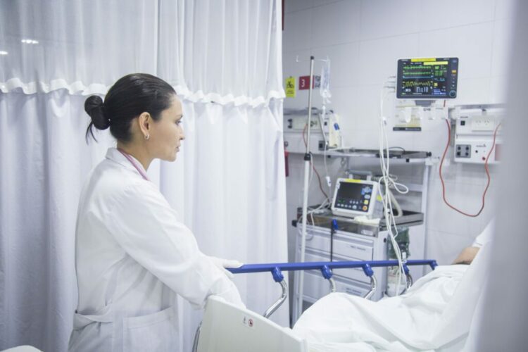 El 84% de los médicos de guardia tuvo que aumentar las horas de trabajo Los datos surgen de la Primera Encuesta a Médicos de Guardia de la Provincia de Córdoba.