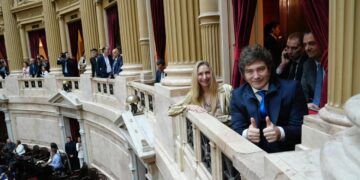 Córdoba renovó sus bancas en una sesión marcada por ausencias, definiciones políticas y la presencia de Milei Córdoba renovó sus bancas en una sesión marcada por ausencias, definiciones políticas y la presencia de Milei