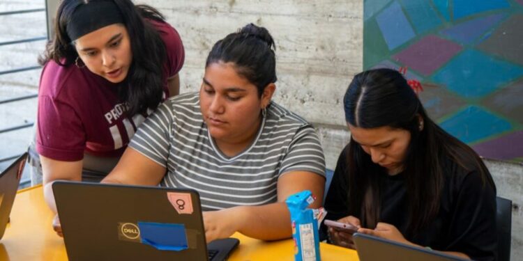 La Municipalidad acerca la universidad a los barrios Campo de la Ribera, Villa Allende Parque y Nicolás Avellaneda.