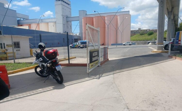 El operativo se desplegó en Nueva Córdoba tras denuncias al 911 por cobros intimidatorios a automovilistas.